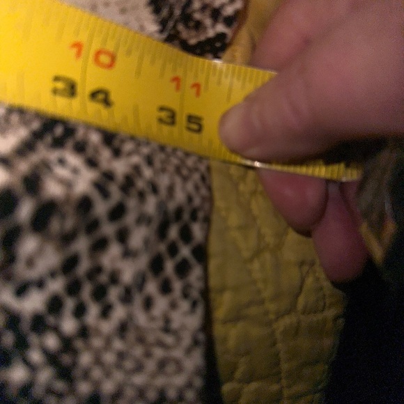 Snakeskin print shirt dress above the knee. V neck . No stretch. - Picture 7 of 7